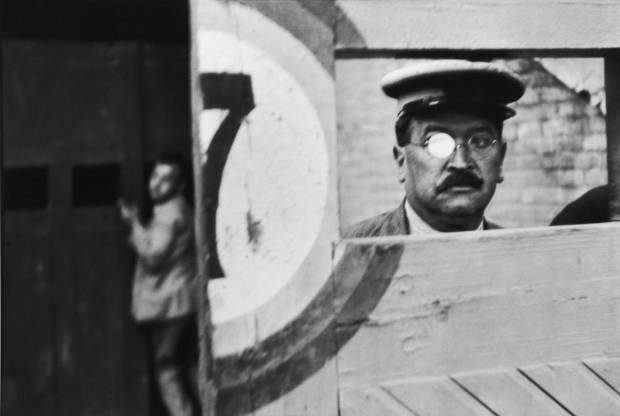 Bullring, Valencia, 1933. © Henri Cartier-Bresson