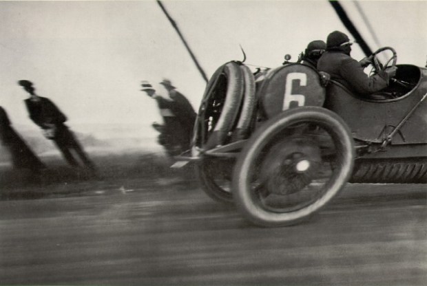     Jacques-Henri Lartigue, Grand Prix de l'AAF, 1912 © Estate of Jacques Henri Lartigue